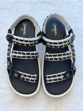 CHANEL interlocking CC women black/white chain sandals size 38,5 Retail 1175$